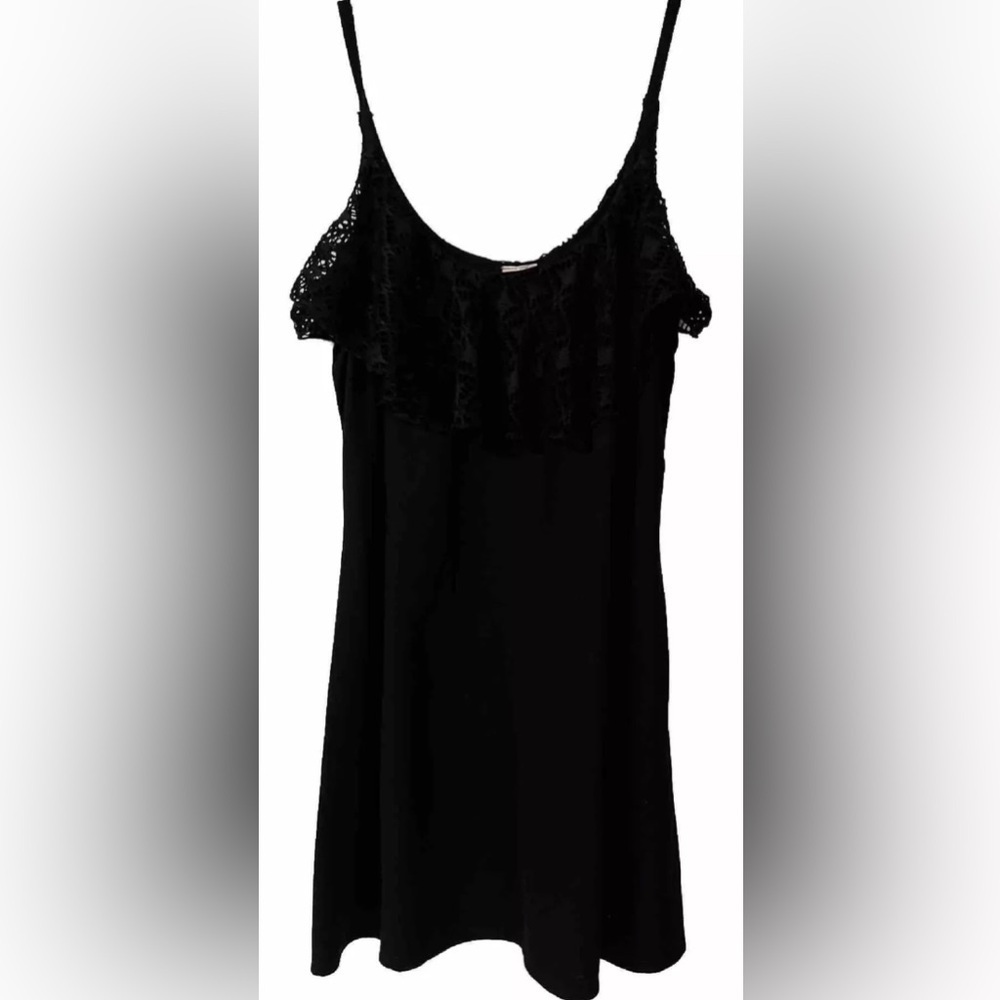 Xhilaration Black Ruffled Sleeveless Blouse